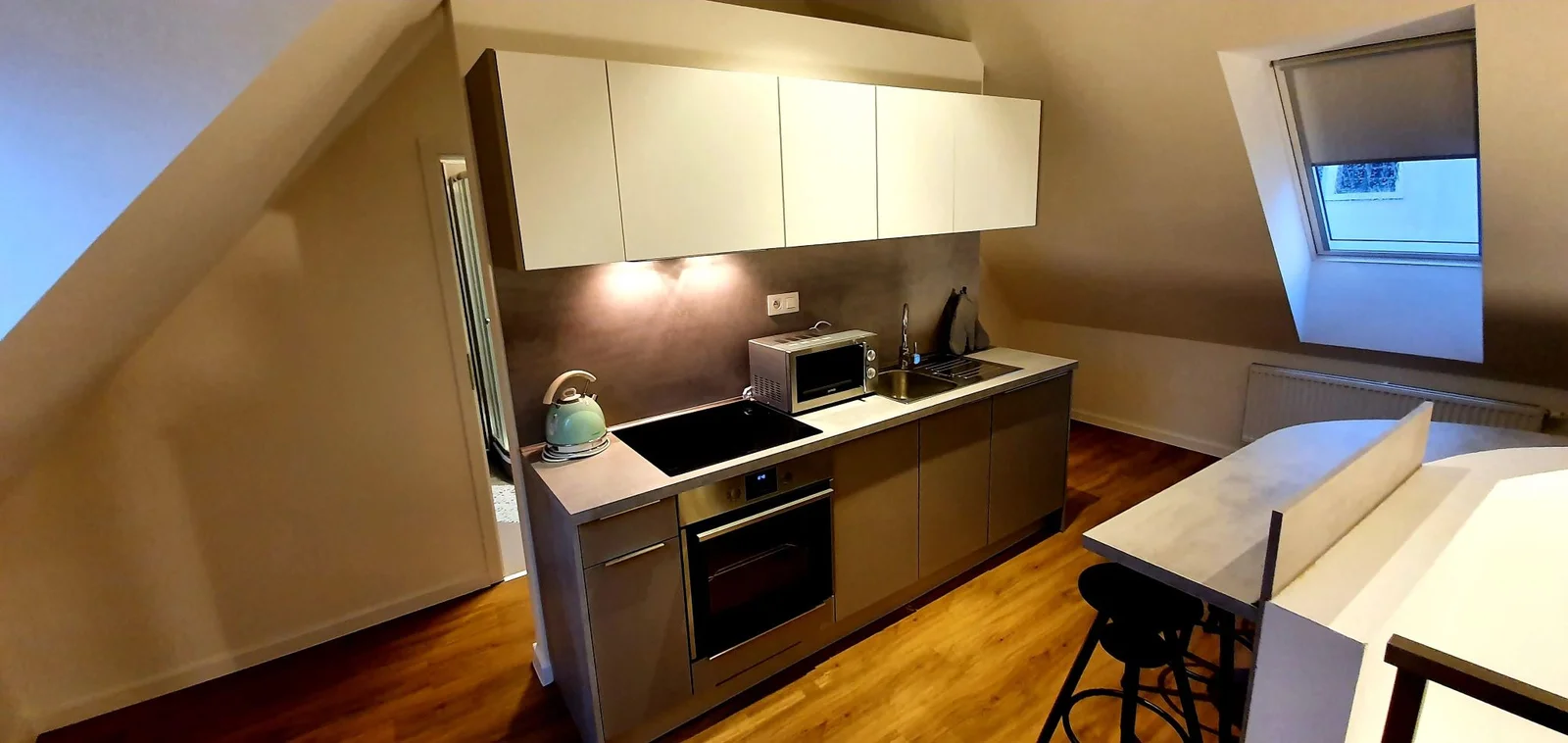 Amnis Student House_Podkrovný Byt 80m2 pre 4 študentky v Centre Trnavy_100m od TRUNI 3