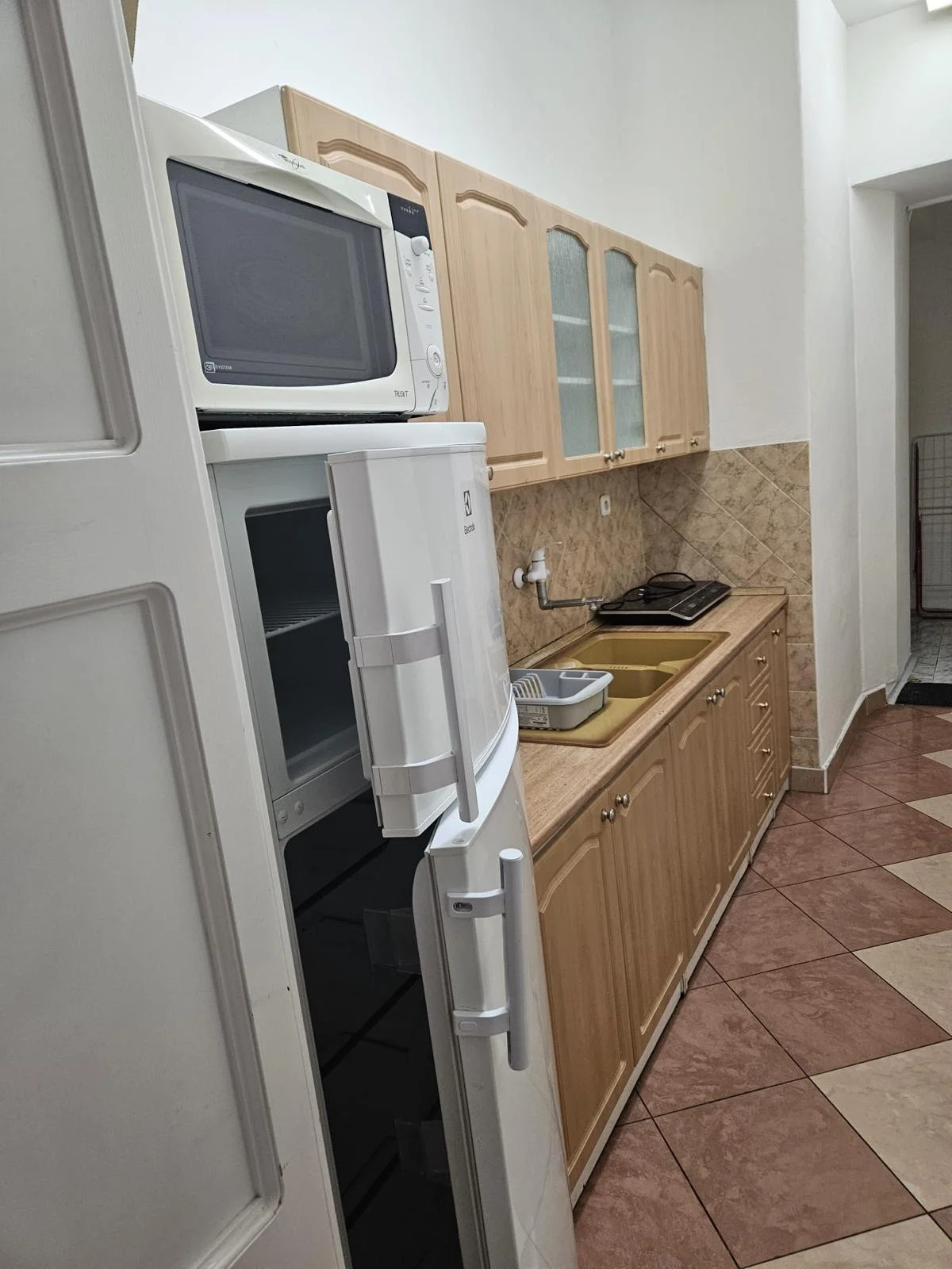 Ponúkam ubytovanie pre študentov v centre Trenčína ! 4