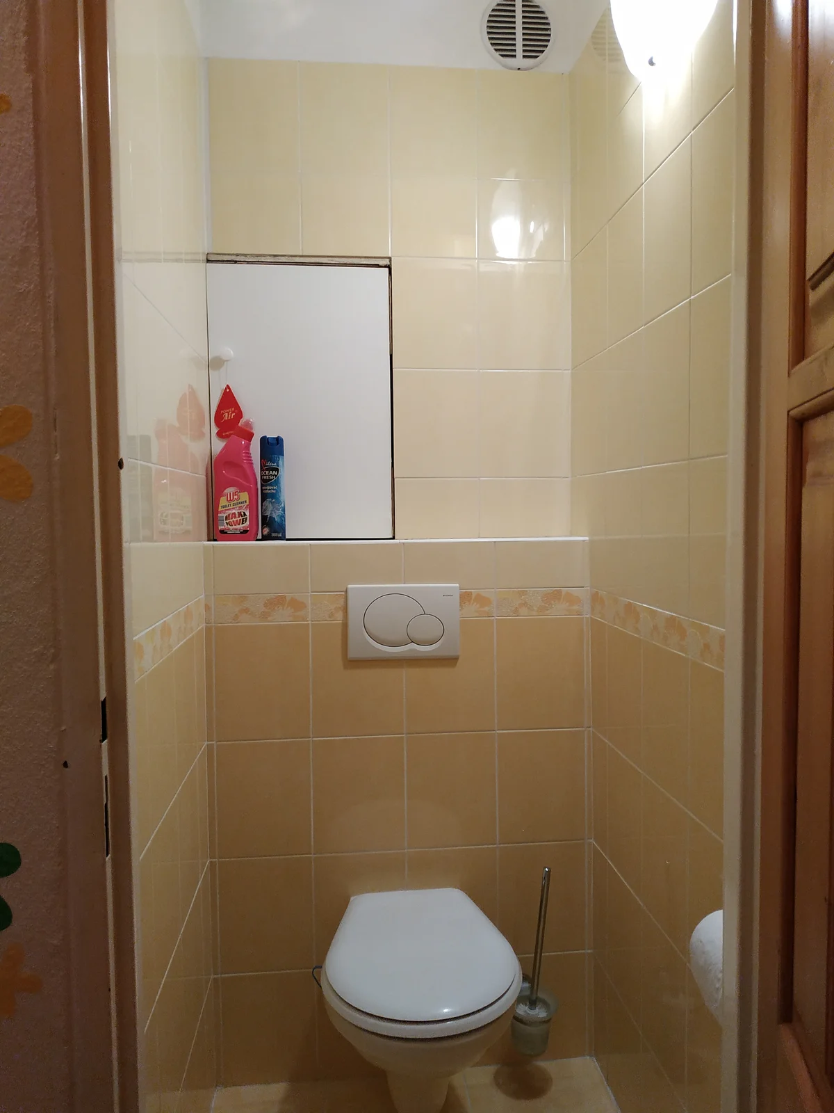 Ponúkam ubytovanie pre jednu VŠ študentku v 2-izbovom byte pri OC Galéria 3