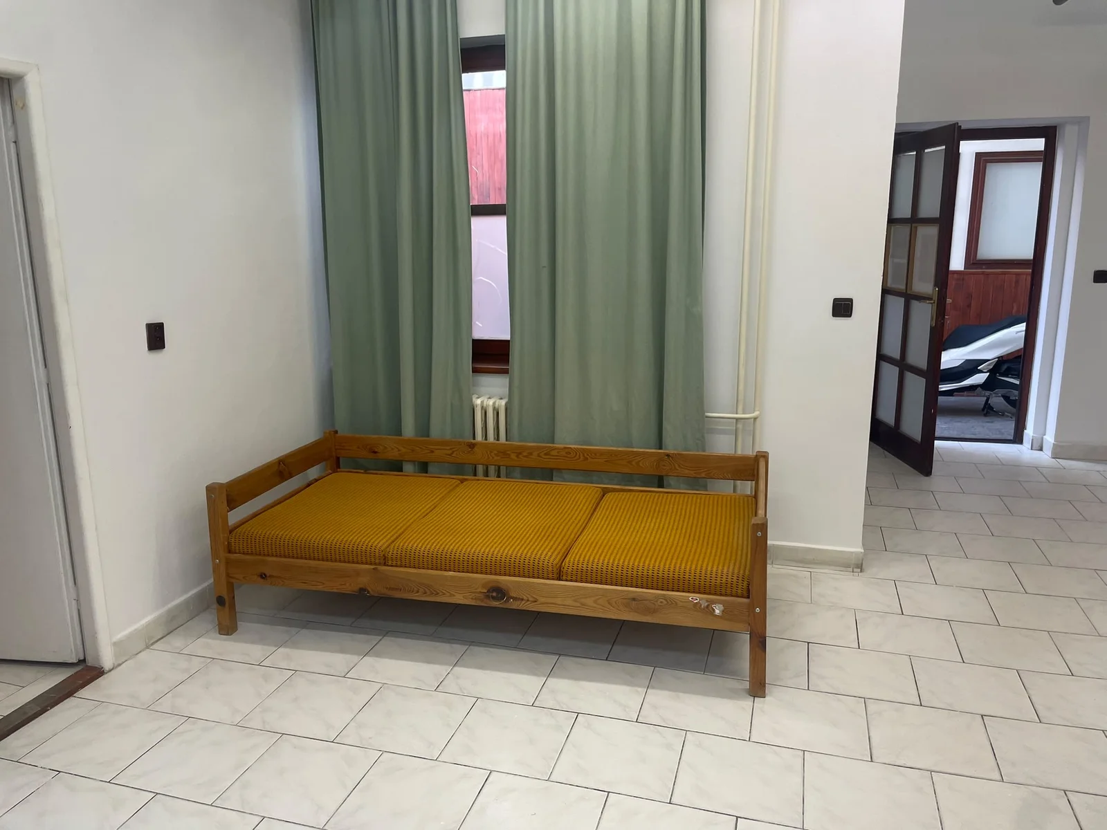 Výhodne prenájmem 1 izbový byt - Centrum NR 5